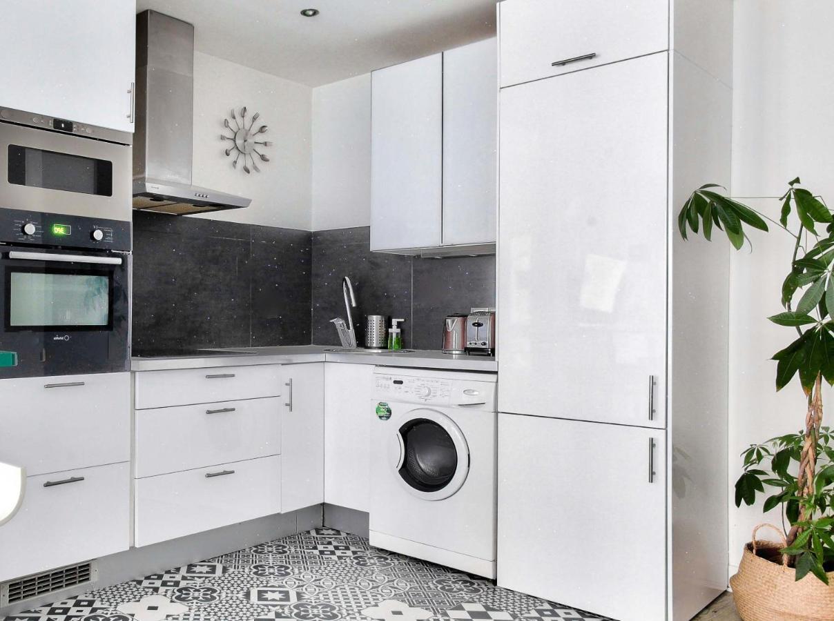 Appartement Quartier Tour Eiffel Free Netflix باريس المظهر الخارجي الصورة